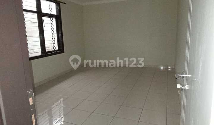 Disewakan Rumah di Jalan Paledang, Pusat Kota Bandung