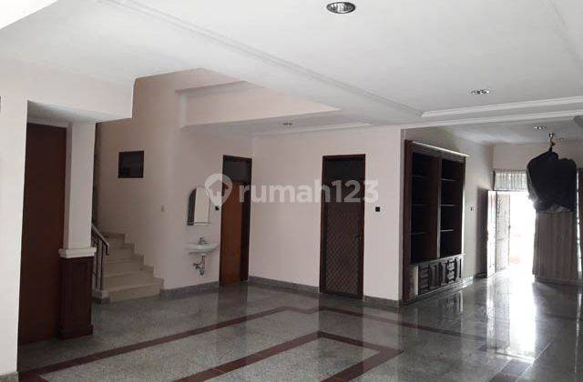 Dijual Rumah 2 Lantai Shm Semi Furnished Mewah Harga Murah di Batununggal Indah Bandung  2