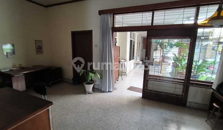 For rent: exclusive, ready-to-occupy, strategically located house on Pajajaran Street, Bandung. 2