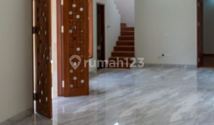 DIJUAL VILLA MEWAH  DEKAT PANTAI DAN RS INTERNASIONAL SANUR BALI