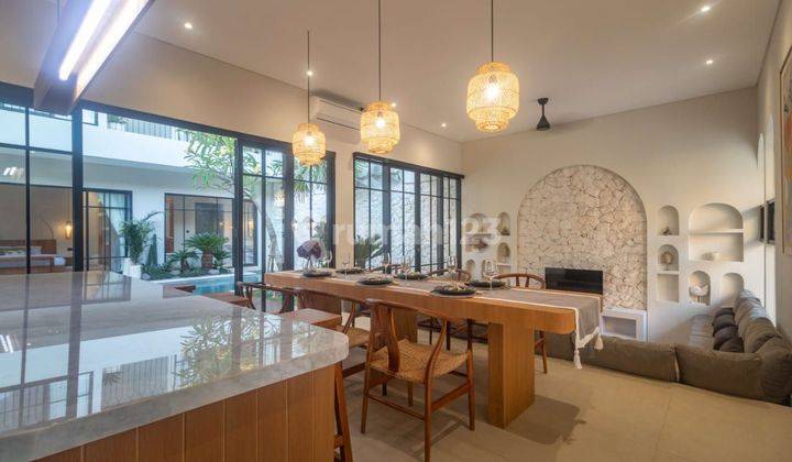 Villa Luxury 3 Bedroom Full Furnished Strategis Di Jimbaran Bali 3