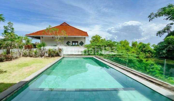 Luxury House with Ocean View in Jimbaran Balangan