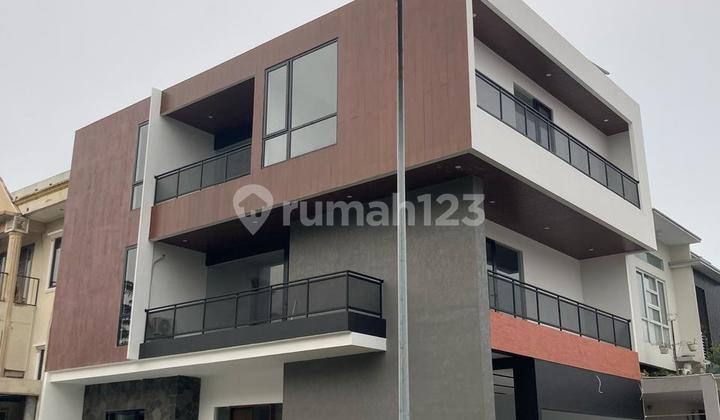 Wah Mewah Banget, Rumah dengan Lift Pribadi dan Bangunan Mandiri Cocok untuk Anda