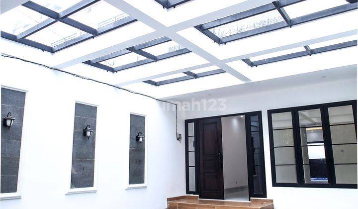 Rumah Cantik Baru American Clasic Kesehatan Jakarta Selatan 1