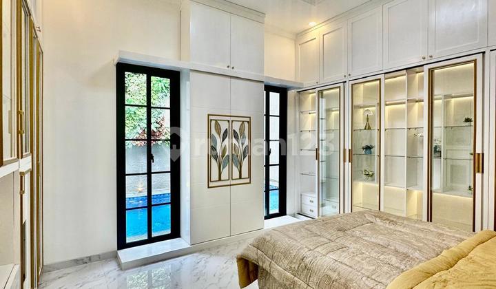 Beautiful Ready-to-Occupy Pondok Indah House with SHM Negotiable Price Table