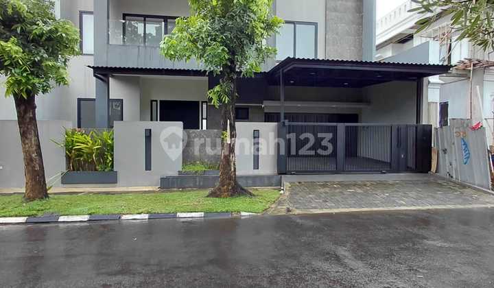 Rumah Baru Siap Huni Dalam Komplek Row Jslan Besar Harga Menarik