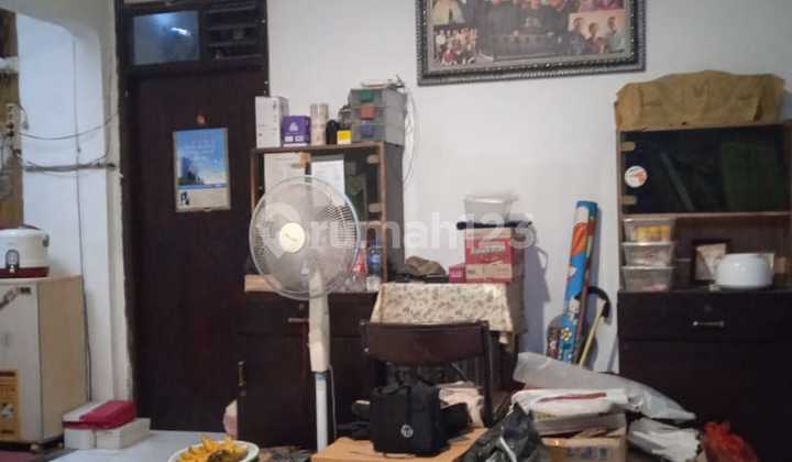 House in PJMI, Low Price, Large Land, Price Still Negotiable.