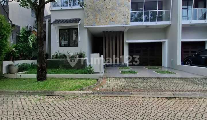 Ready-to-Occupy House in Bintaro Sector 7 Affordable Price Strategic Location Complete with Public Facilities