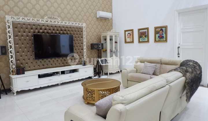 Classic Modern Style House 2