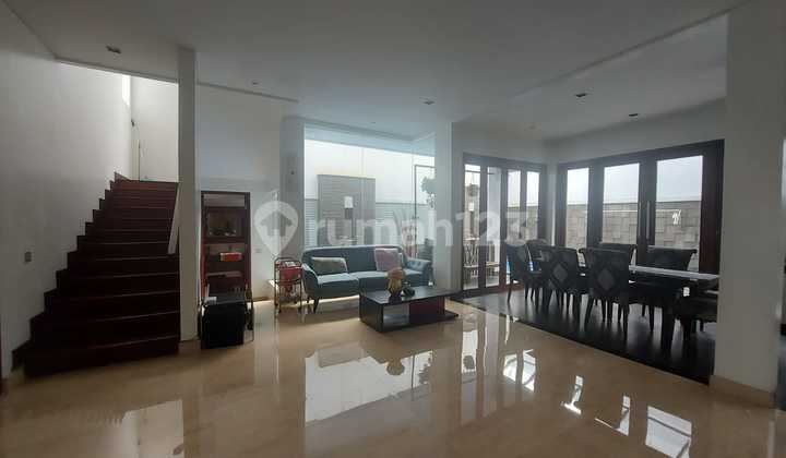 Dijual Rumah 3 Lantai Lokasi Strategis di Cilandak Dalam, Jakarta Selatan