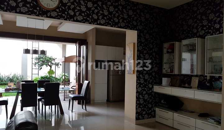 Luxury & Affordable Townhouse in Kebayoran Heights Bintaro Sector 9, Neat & Green Area with Security Gate. 2