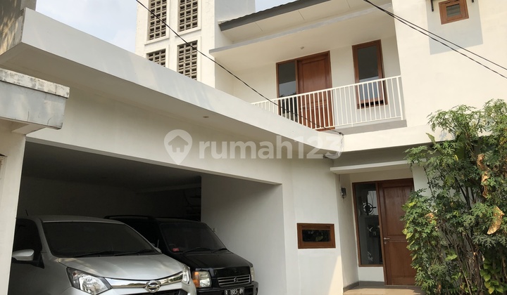 Dijual Rumah townhouse 750 m dr Cinere mall dg lingkungan nyaman 2