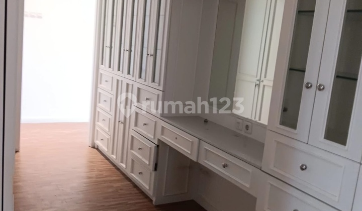 For Sale Mini Building in Commercial Area, Strategic Location on Jl. Hang Lekir Raya. For Sale Mini Building in Commercial Area, Strategic Location on Jl. Hang Lekir Raya.