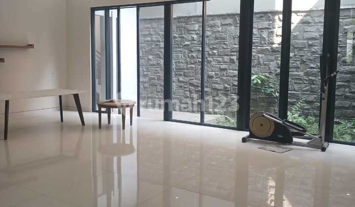 Dijual Cepat Murah Siap Huni di Water Front Ctrlnd. Sby 2