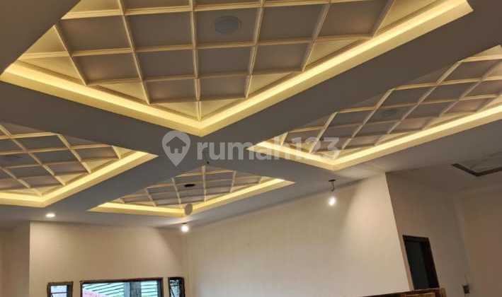 Dijual Rumah Baru Siap Huni, 2Lt, di Manyar Kertoadi 2