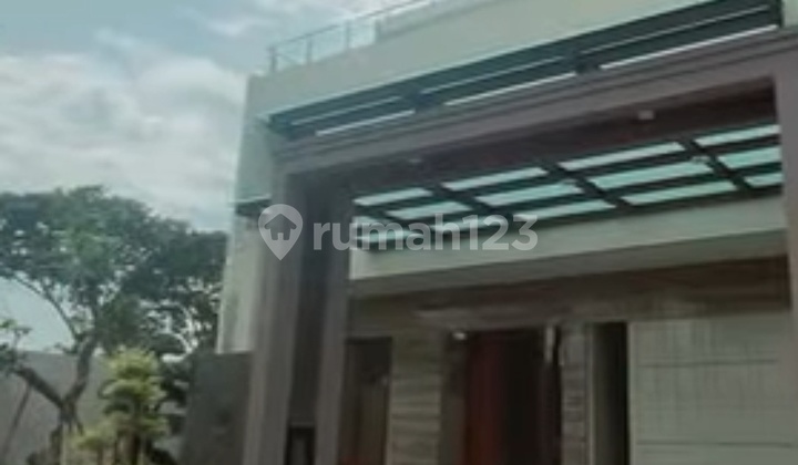 Dijual Rumah Mewah, Baru, Di Bukit Golf Inter