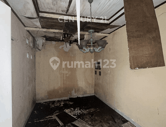 Rumah Besar di Cluster Dago Butuh Renovasi 2