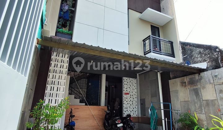 Active Female Boarding House Exclusive Area Karangasem
