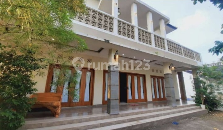 Rumah Mewah Kolam Renang Area Colomadu 2