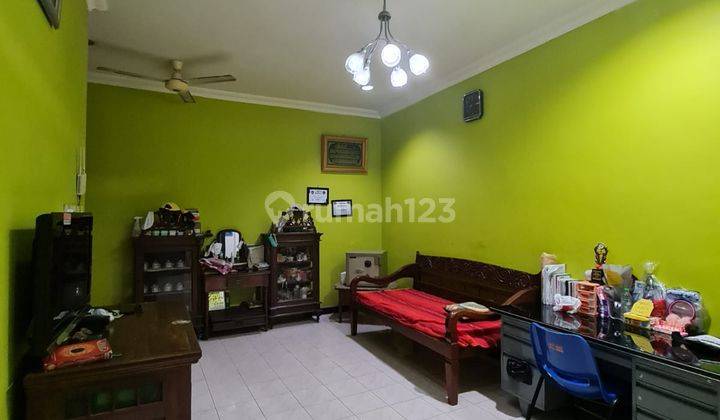 Rumah Dan Ruang Usaha Tengah Kota Solo 2