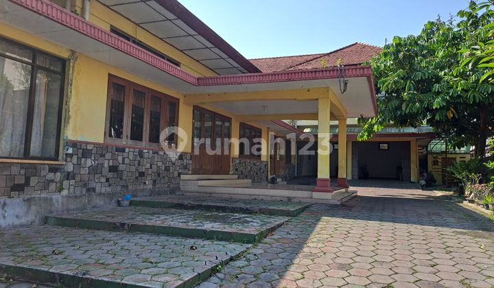 Rumah Luas Area Dekat Pasar Besar Solo