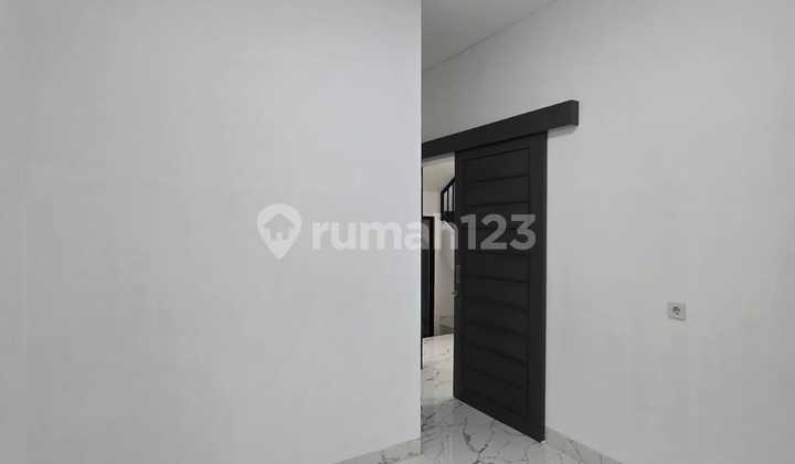 Ready-to-Use House in Solo Baru Area Ready-to-Use House in Solo Baru Area