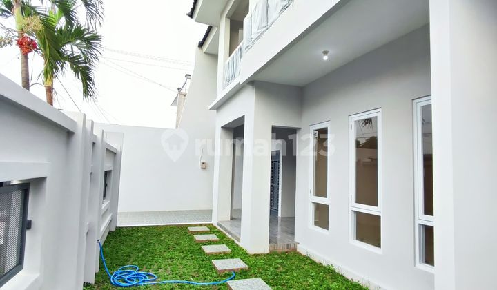 Rumah Mewah Baru Gress Tengah Kota Solo 2
