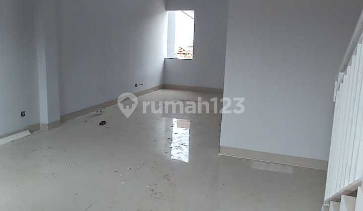 Disewakan Rumah Baru Di Sayap Tki 1