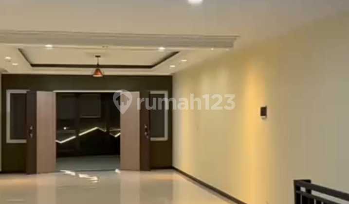 Nice Shop House for Rent on Jakarta Street, Batununggal District, Bandung Nice Shop House for Rent on Jakarta Street, Batununggal District, Bandung