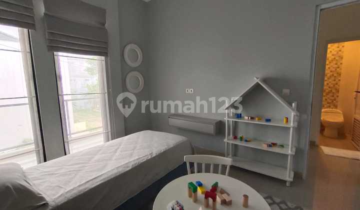 Rumah Siap huni di jatisampurna row jalan lebar dekat tol