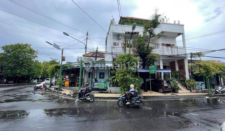 Dijual Bangunan Lantai 3 Restauran , Homestay Rumah Tinggal Posisi Hook Jalan Pantai Kuta Lokasi Sangat Setrategis 1