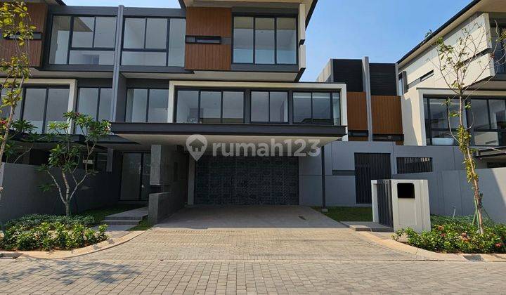 For Sale Rumah Mewah Semi Furnished di Lyndon Navapark Bsd City 2