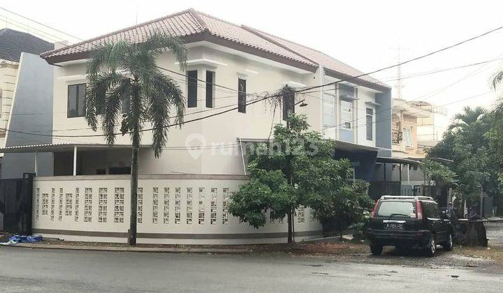 Rumah 2 Lantai Hoek Siap Huni di Villa Melati Mas, Serpong 1