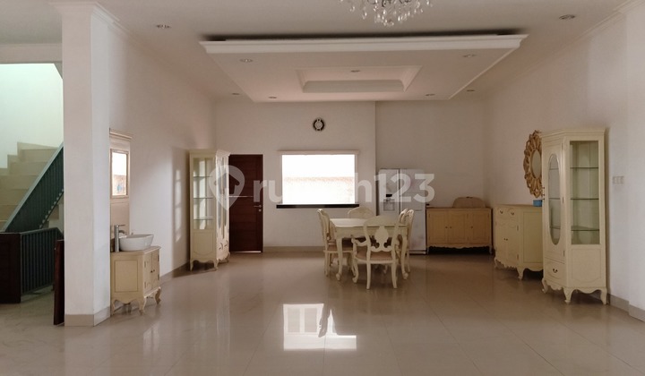 Rumah Yg Besar Dan Indah Ada 4 Lantai ..bisa Masuk Untuk 3 Keluarga di Kopo Permai Rumah Yg Besar Dan Indah Ada 4 Lantai ..bisa Masuk Untuk 3 Keluarga di Kopo Permai