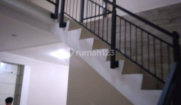 Rumah Strategis Jalan Sarimanis Raya Setra Duta Bandung 2