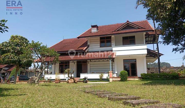 Villa Nyaman Dan Asri Dengan Pemandangan Indah Lembang Bandung 1