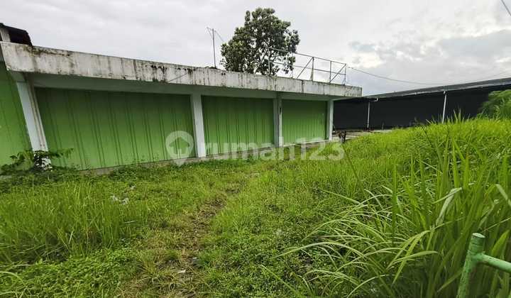 For Sale / Rent Shop on the Main Road of Bandung in Garut. Very Good for Supermarket, Cafe, Showroom, Clinic, Office, etc. For Sale / Rent Shop on the Main Road of Bandung in Garut. Very Good for Supermarket, Cafe, Showroom, Clinic, Office, etc.