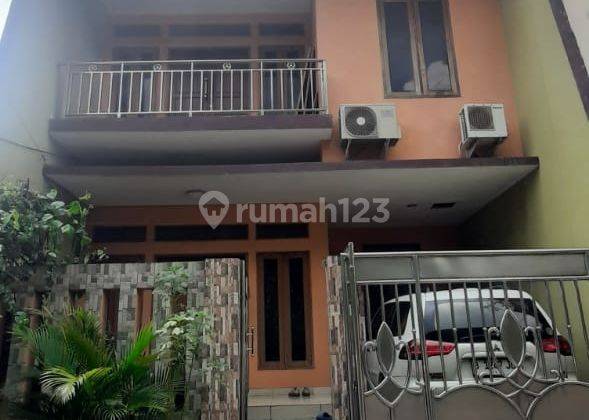 Rumah 2 lantai, siap huni di Kelapa Dua 1