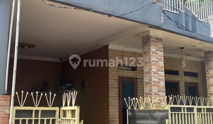 Rumah tingkat 2 Lantai, dekat St Sudimara Bintaro dan pasar tradisional...