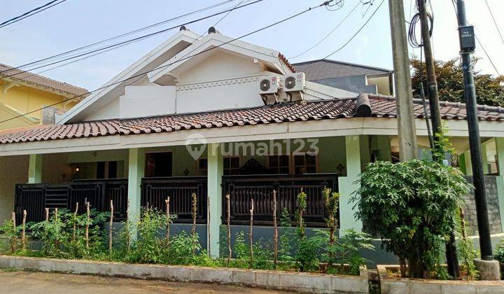 Rumah Sektor 9 Bintaro dihoek dekat dg pusat kuliner dan stasiun KA.... 1