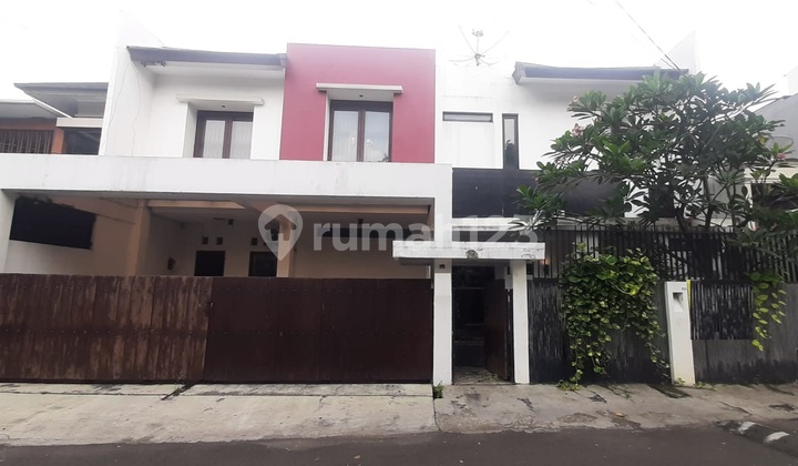 Rumah di Cilandak Tb Simatupang Belakang Dg Sklh Cikal Jaksel.