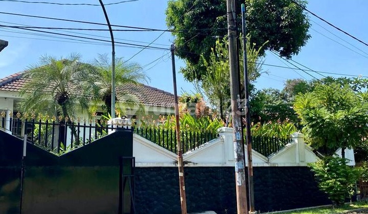 Rumah asri di komp Pertamina Bintaro dekat dg st KA Pd Ranji...