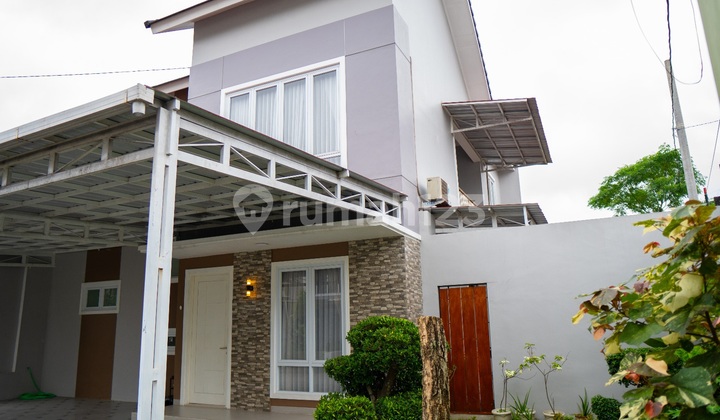 Nice, Comfortable 2-Story House in Sleman 2