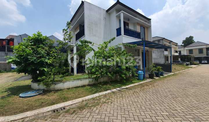 Cluster house in Graha Bintaro close to SMA Pembangunan Jaya High School, Mosque, and Sector 9 Bintaro...