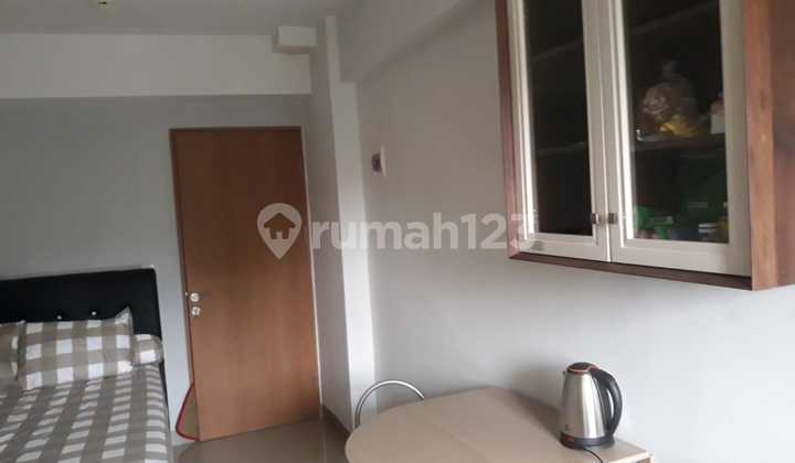 Furnished Studio Apartment with Park View in Pesanggrahan, South Jakarta... 2