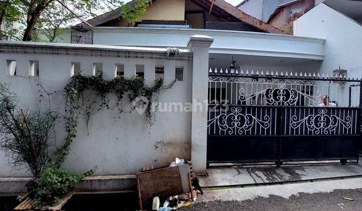 Rumah Siap Huni di Jl Lapangan Bola Kebon Jeruk Kembangan Jakarta Barat 1