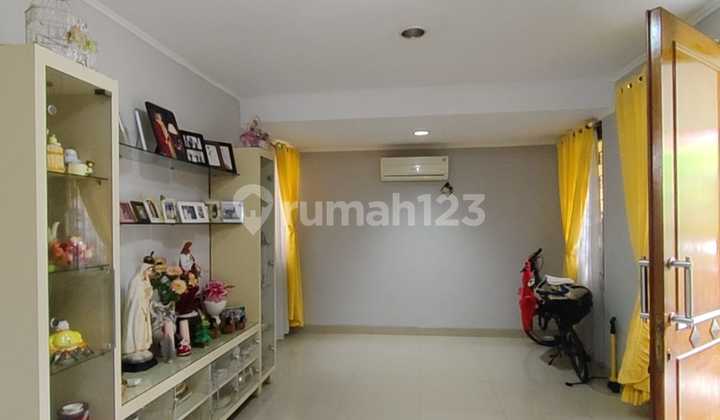 Greenville House in a Quiet and Secure Complex 2