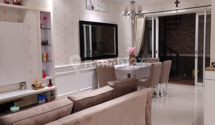 Rumah Bagus di Casa Jardin Daan Mogot Jakarta Barat