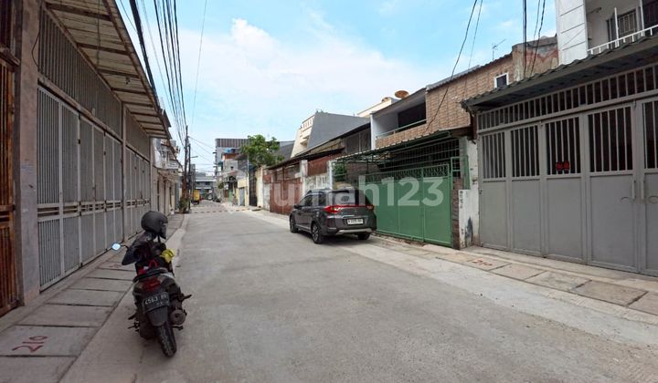 Rumah Jelambar Row 2 mobil Lega lokasi strategis 2