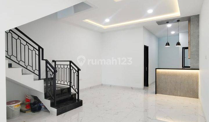 Rumah Modern Classic Taman Ratu Dekat Tanjung Duren Jakarta Barat 1